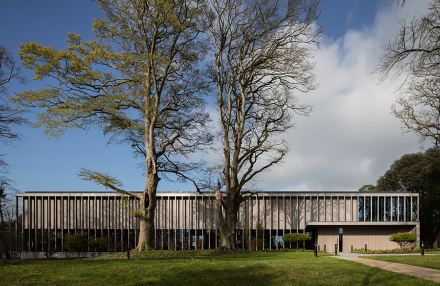 Harmonizing Nature and Architecture: The Padel Club in Adare, Ireland