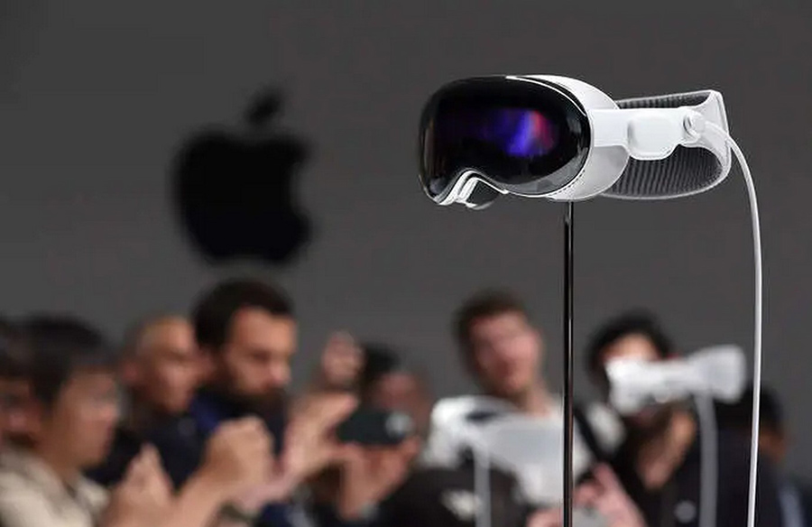 Resellers Capitalize on Apple Vision Pro Demand